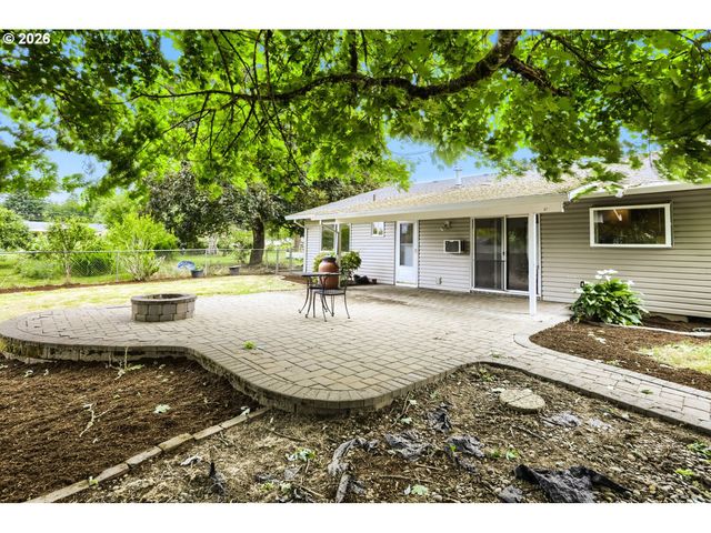 457 Nw YONIA Ct, Hillsboro, OR 97124