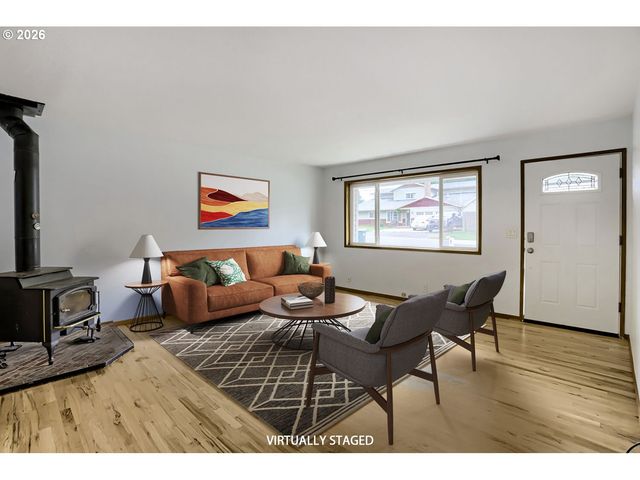 457 Nw YONIA Ct, Hillsboro, OR 97124
