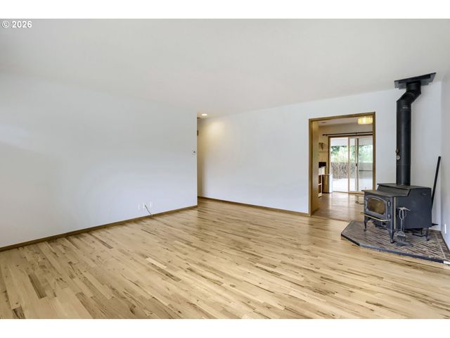 457 Nw YONIA Ct, Hillsboro, OR 97124