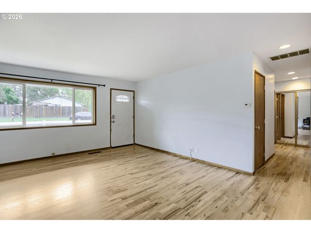 457 Nw YONIA Ct, Hillsboro, OR 97124
