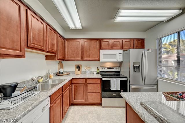 5220 Indian River Drive 280, Las Vegas, NV 89103