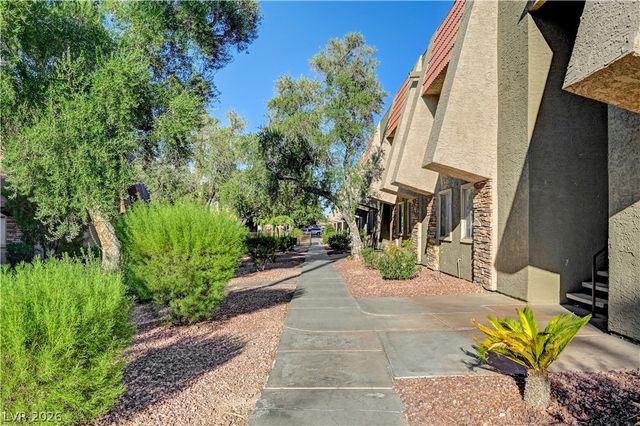 5220 Indian River Drive 280, Las Vegas, NV 89103
