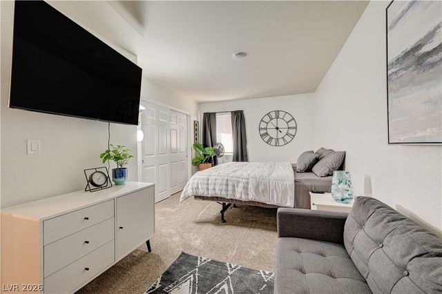 5220 Indian River Drive 280, Las Vegas, NV 89103