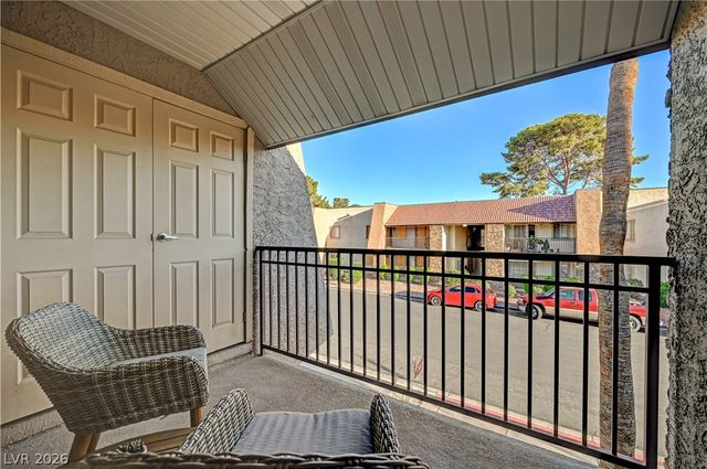 5220 Indian River Drive 280, Las Vegas, NV 89103