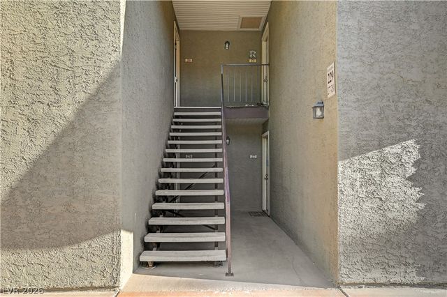 5220 Indian River Drive 280, Las Vegas, NV 89103