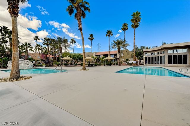 5220 Indian River Drive 280, Las Vegas, NV 89103