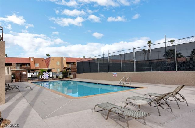5220 Indian River Drive 280, Las Vegas, NV 89103