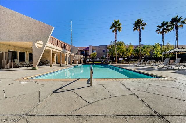 5220 Indian River Drive 280, Las Vegas, NV 89103