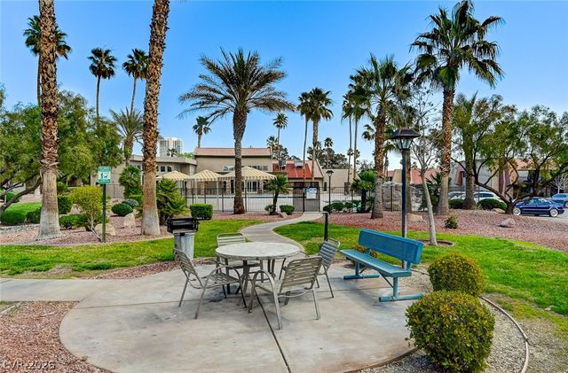 5220 Indian River Drive 280, Las Vegas, NV 89103