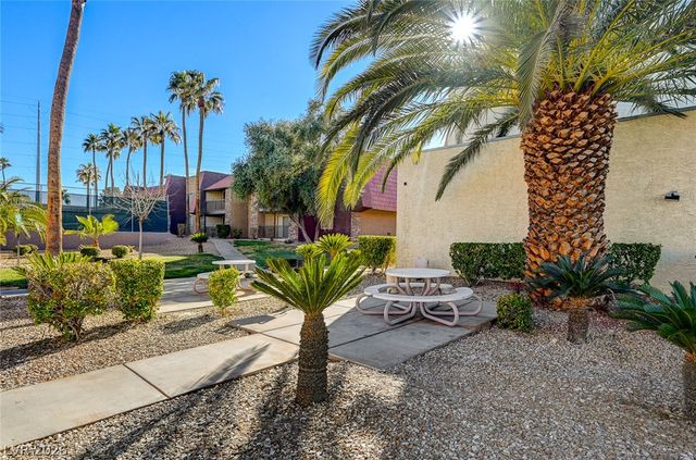 5220 Indian River Drive 280, Las Vegas, NV 89103