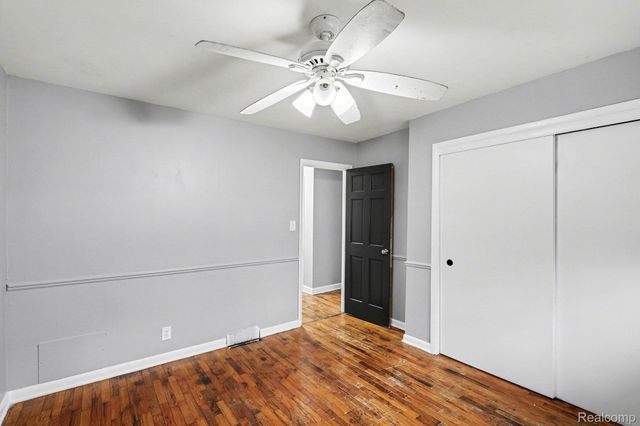 1260 Gilbert Street, Flint Charter Township, MI 48532