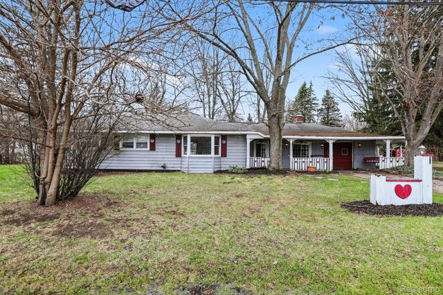 1260 Gilbert Street, Flint Charter Township, MI 48532