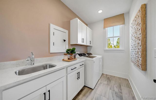 5330 Paisley Circle, Milford, MI 48381