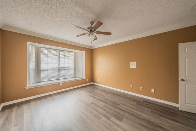 2643 Garden Ridge Lane, Arlington, TX 76006