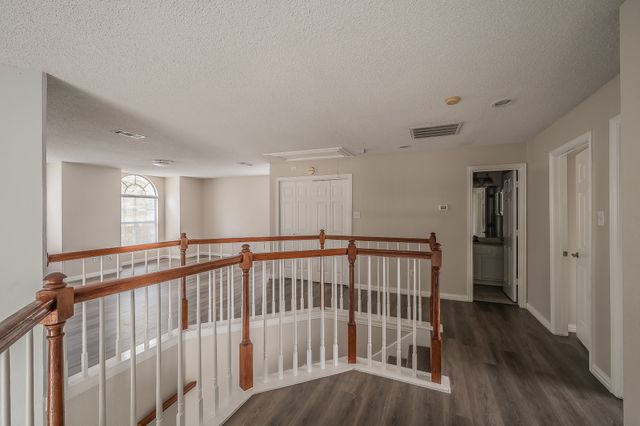 2643 Garden Ridge Lane, Arlington, TX 76006