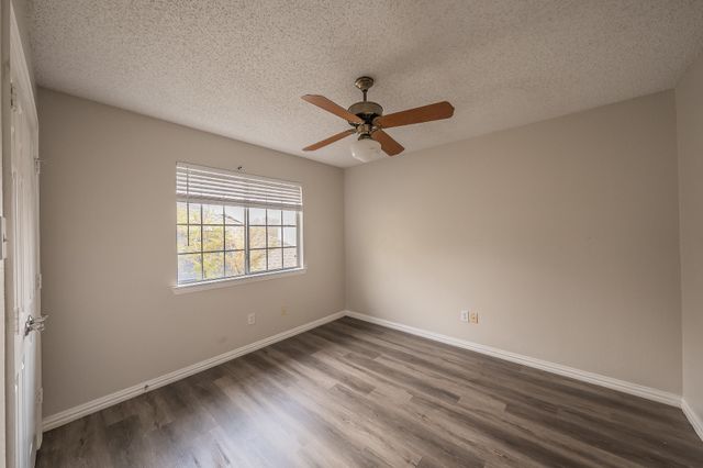 2643 Garden Ridge Lane, Arlington, TX 76006