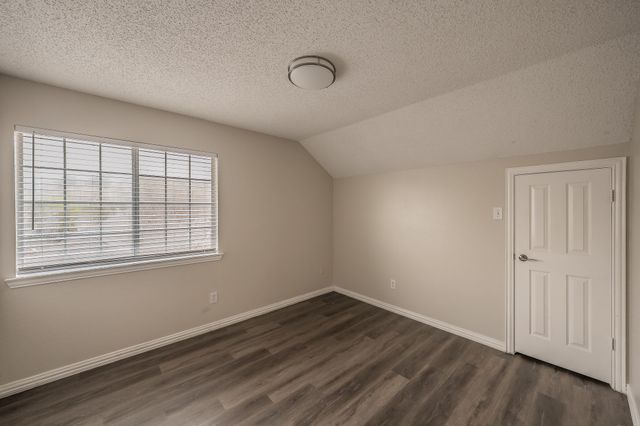 2643 Garden Ridge Lane, Arlington, TX 76006