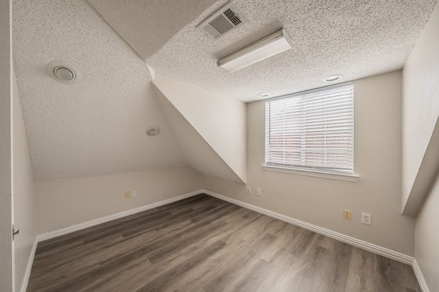 2643 Garden Ridge Lane, Arlington, TX 76006