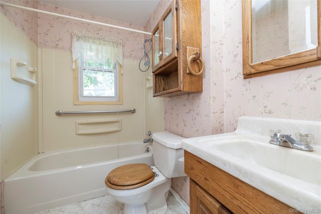 175 Lee Avenue, Hicksville, NY 11801