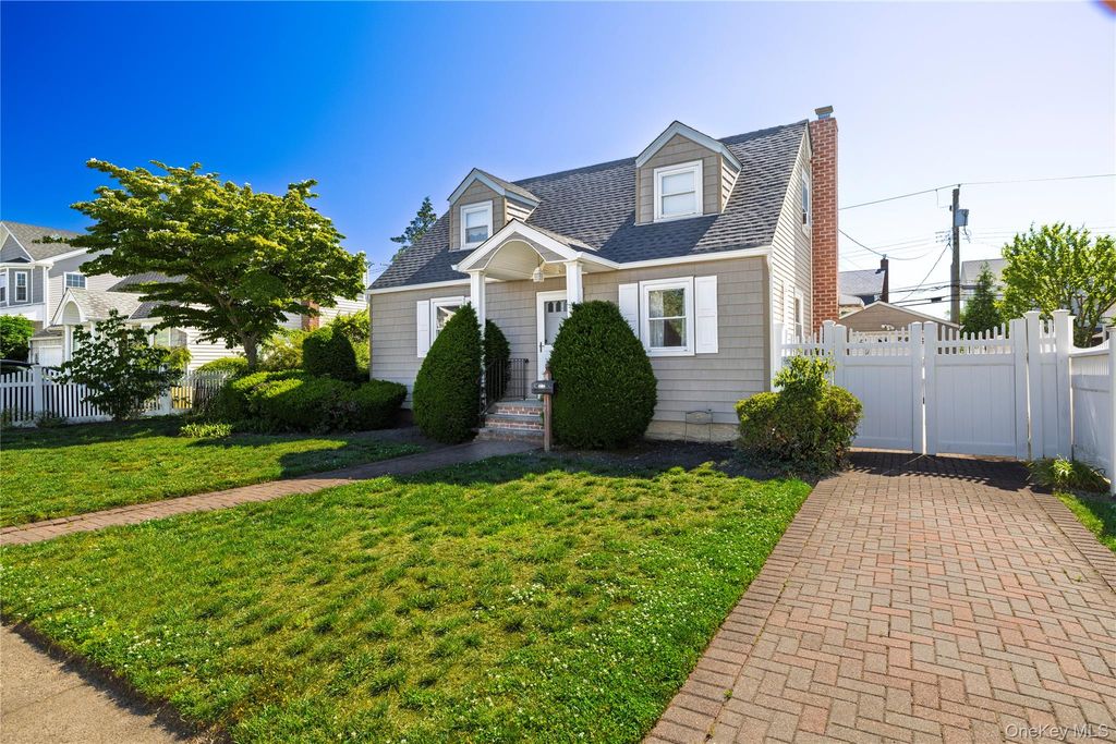 175 Lee Avenue, Hicksville, NY 11801