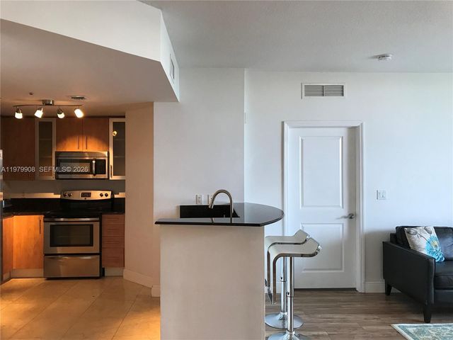 7900 Harbor Island Dr 523, North Bay Village, FL 33141