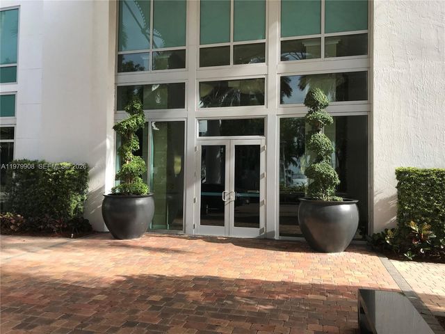 7900 Harbor Island Dr 523, North Bay Village, FL 33141