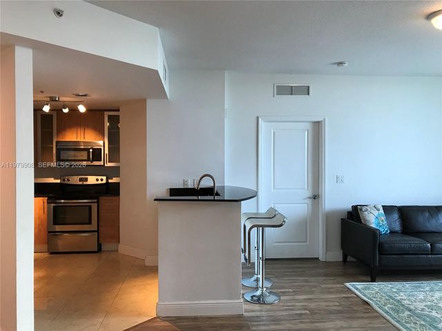 7900 Harbor Island Dr 523, North Bay Village, FL 33141