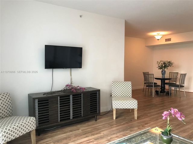 7900 Harbor Island Dr 523, North Bay Village, FL 33141