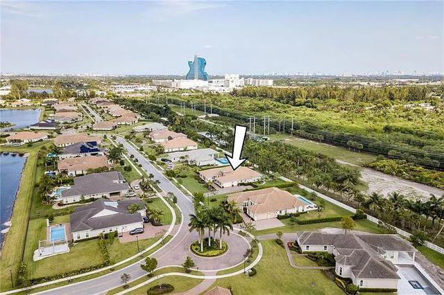 5716 S Sterling Ranch, Davie, FL 33314