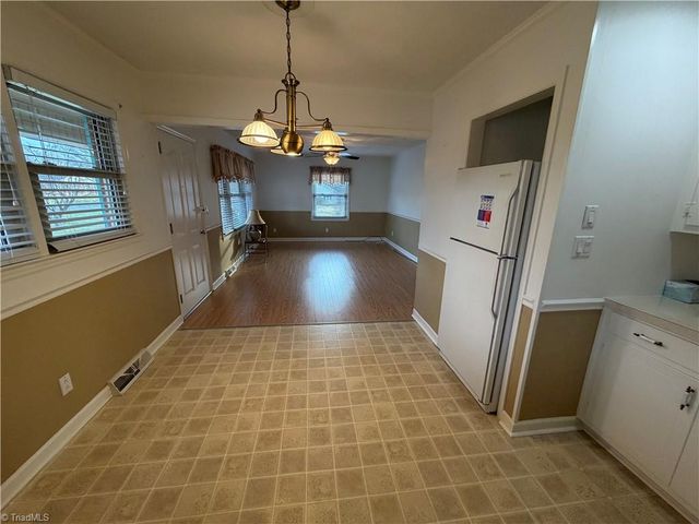 200 Arlington Street, Mount Airy, NC 27030