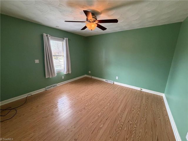 200 Arlington Street, Mount Airy, NC 27030