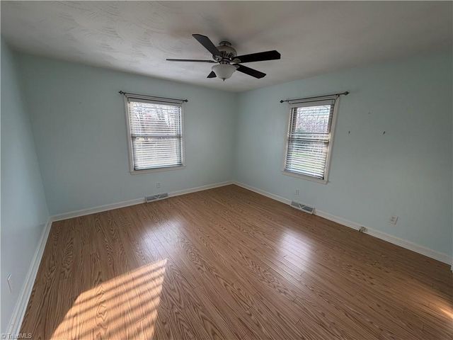 200 Arlington Street, Mount Airy, NC 27030