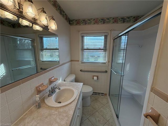 200 Arlington Street, Mount Airy, NC 27030