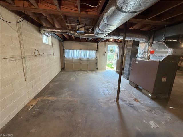 200 Arlington Street, Mount Airy, NC 27030