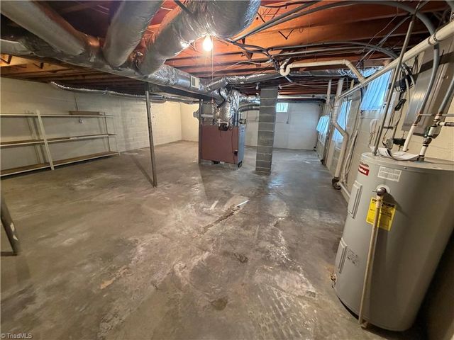 200 Arlington Street, Mount Airy, NC 27030