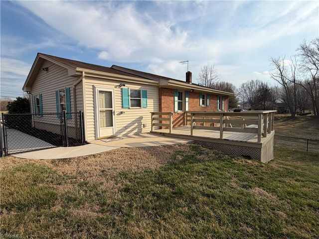 200 Arlington Street, Mount Airy, NC 27030