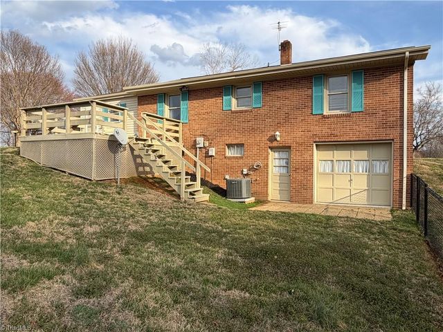 200 Arlington Street, Mount Airy, NC 27030