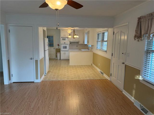 200 Arlington Street, Mount Airy, NC 27030