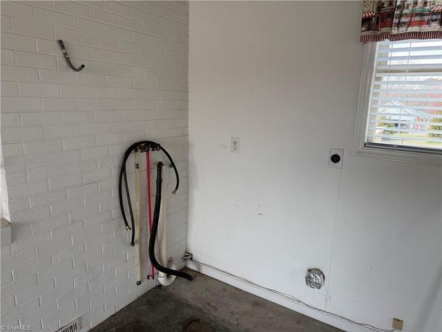 200 Arlington Street, Mount Airy, NC 27030