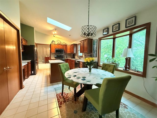 5825 COBBLESTONE Drive, Erie, PA 16509