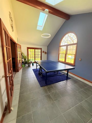 5825 COBBLESTONE Drive, Erie, PA 16509