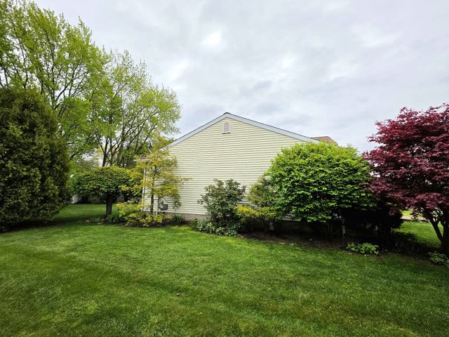 5825 COBBLESTONE Drive, Erie, PA 16509