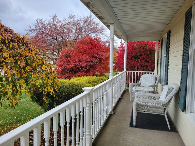 5825 COBBLESTONE Drive, Erie, PA 16509