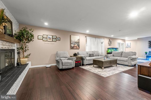 17 MILL PARK LN, Marlton, NJ 08053