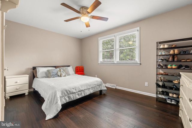 17 MILL PARK LN, Marlton, NJ 08053