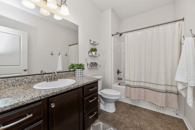 1441 S 95th Street, West Des Moines, IA 50266
