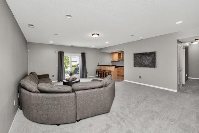 1441 S 95th Street, West Des Moines, IA 50266