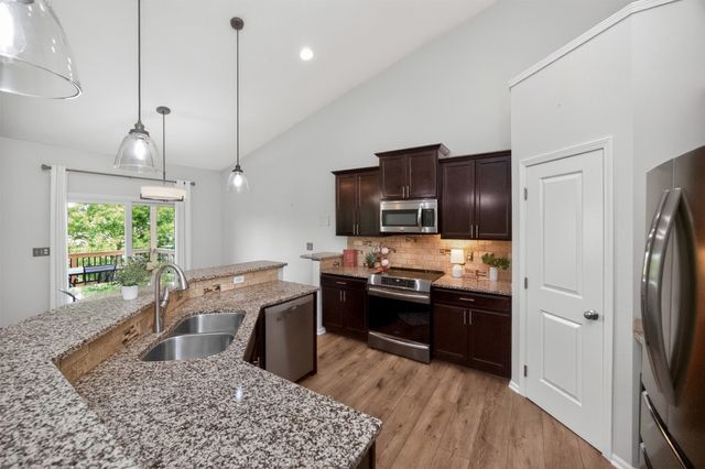 1441 S 95th Street, West Des Moines, IA 50266