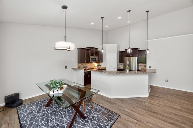 1441 S 95th Street, West Des Moines, IA 50266