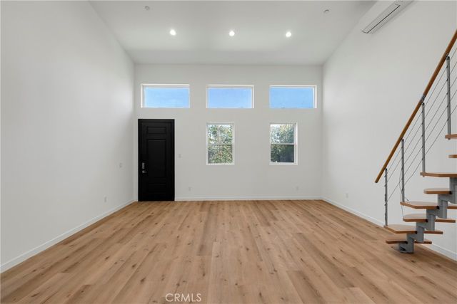 22920 Califa Street B, Woodland Hills, CA 91367